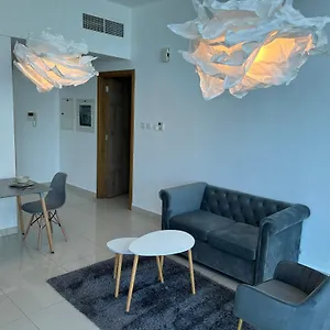 Golden Vacation Homes Continental Tower Marina شقة