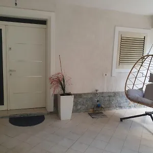 27 Center House Shkodër