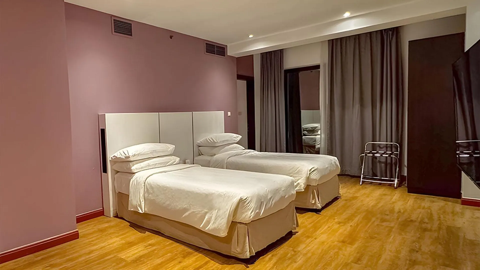 Ramada Hotel, Suites And Apartments By Wyndham Dubai Jbr Aparthotel